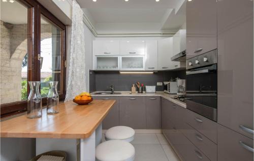 Krnica Casa | Awesome Home In Krnica