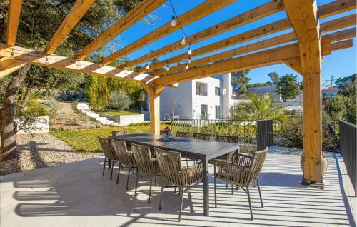 Milcetici Casa | Awesome Home In Malinska With Kitchen