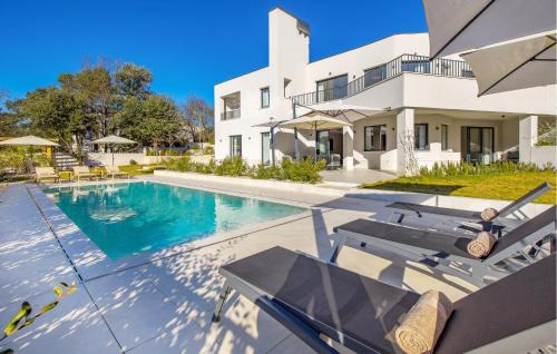 Milcetici Casa | Awesome Home In Malinska With Kitchen