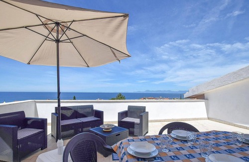 Santa Maria di Castellabate Casa | Awesome Home in Maria di Castellabate With Wifi and 2 Bedrooms