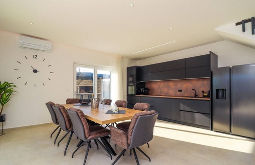 Kruncici Casa | Impresionante casa en Medaki con.