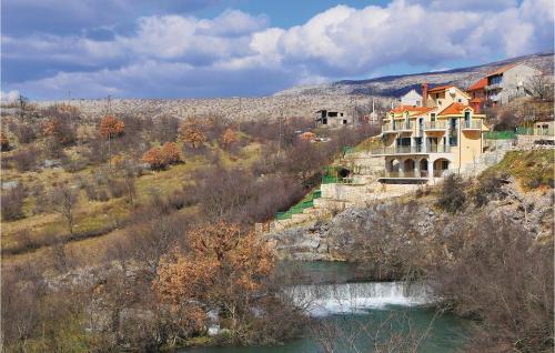 Cavoglave Casa | Awesome Home In Mirlovic Polje