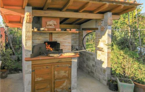Capanne-Prato-Cinquale Casa | Awesome Home In Montignoso -Ms-