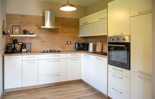 Brestova Draga Casa | Awesome Home In Mrkopalj With Kitchen