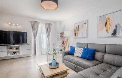 Novigrad Casa | Awesome Home In Novigrad With Kitchen