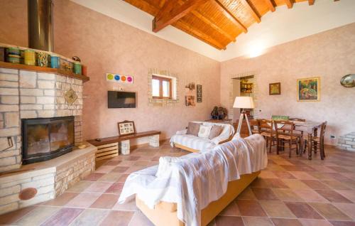 Palazzo Adriano Casa | Awesome Home In Palazzo Adriano