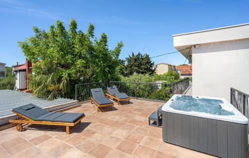 Pirovac Casa | Awesome Home In Pirovac With Kitchen