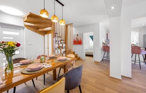 Pirovac Casa | Awesome Home In Pirovac With Kitchen