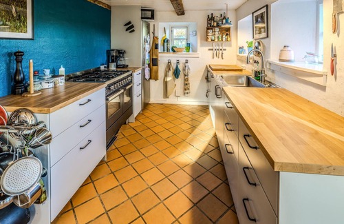 Ry Casa | Impresionante casa en Ry con cocina.