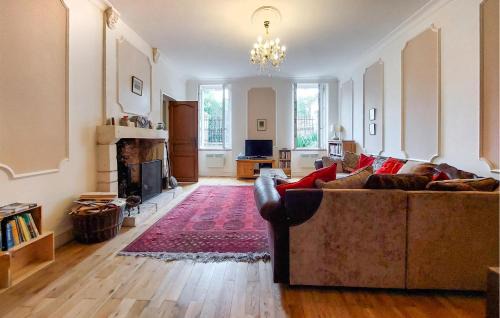 Saint-Simon Casa | Awesome Home In Saint-Simon With Wifi