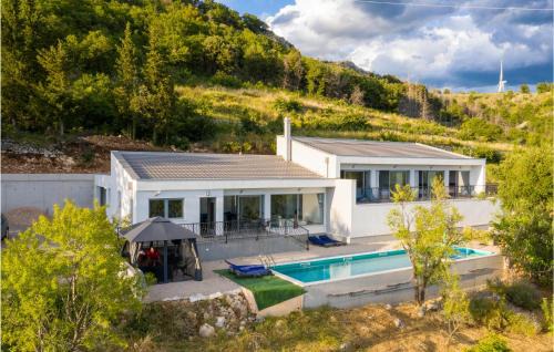 Sestanovac Casa | Awesome Home In Sestanovac With Kitchen