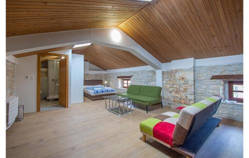 Svetvincenat Casa | Awesome Home In Svetvincenat With Wifi