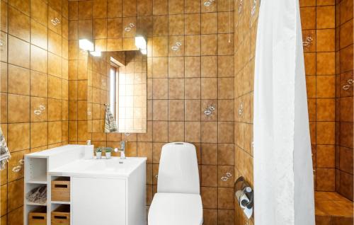 Thyboron Casa | Awesome Home In Thyborøn With Wifi