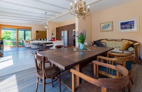 Mofardini Casa | Impresionante casa en Tinjan con sauna