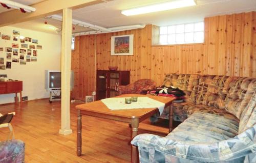 Tomelilla Casa | Awesome Home In Tomelilla With Kitchen
