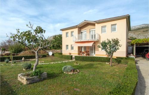 Tugare Casa | Awesome Home In Tugare With Kitchen