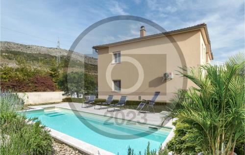 Tugare Casa | Awesome Home In Tugare With Kitchen