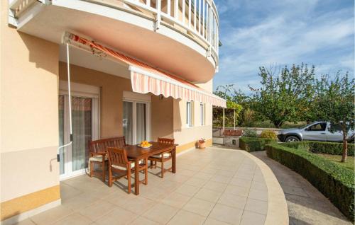 Tugare Casa | Awesome Home In Tugare With Kitchen