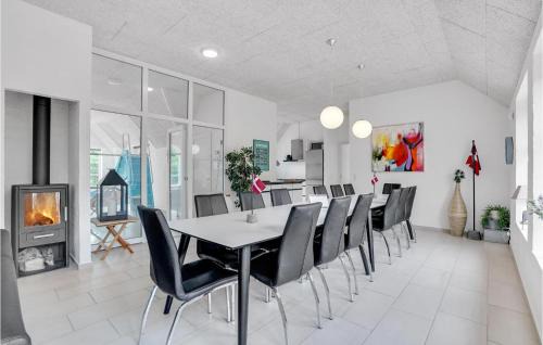 Øby Casa | Awesome Home In Ulfborg With Sauna