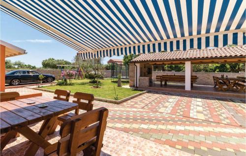Valbandon Casa | Awesome Home In Valbandon