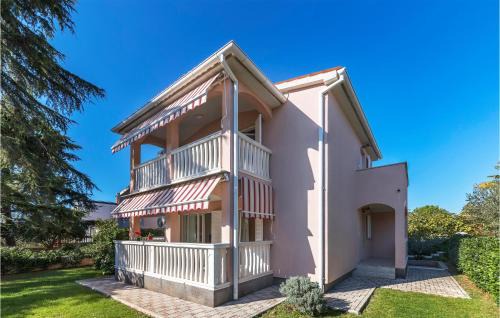 Peroj Casa | Awesome Home In Vodnjan With Kitchen