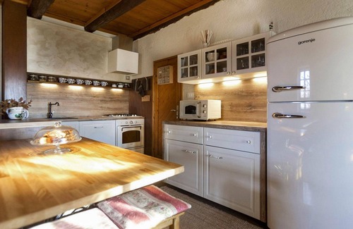 Debeljuhi Casa | Impresionante casa en Zminj con sauna