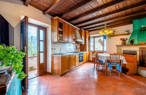 Casone Carpinelli Casa | Impresionante casa en Frazione.