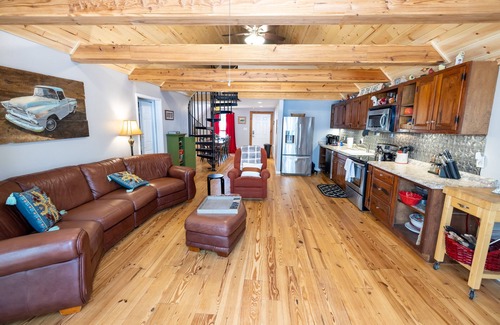 LaGrange Cabina | Impresionante cabina Lakefront Lakehouse En Lagrange