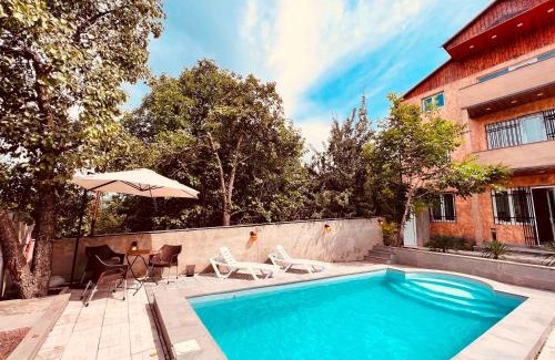 Dilijan Apartamento | Awesome Large 3 Floor Villa Dilijan , 8 Bedrooms+4.5 Bathrooms+Swimming Pool, Nice Mountain View