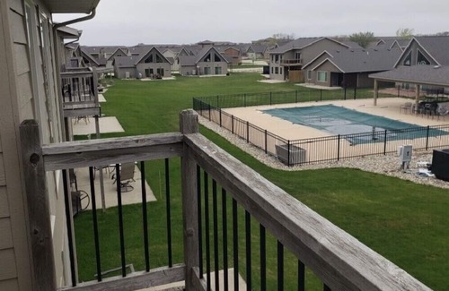 Arnolds Park Cabina | Awesome location- Hip Nautic Poolside Cabin