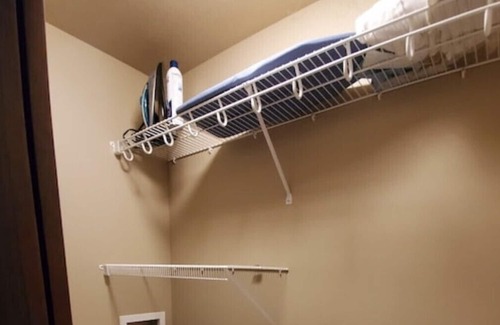 Arnolds Park Cabina | Awesome location- Hip Nautic Poolside Cabin