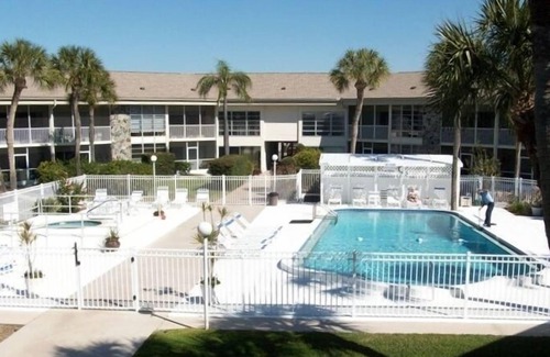 Saint Armands Key Condominio | Increíble ubicación, el condominio de St Armand cerca de la playa y de las tiendas
