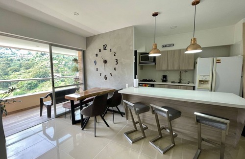 Sabaneta Apartamento | Awesome modern Apartment with Beautiful Views, in charming Sabaneta