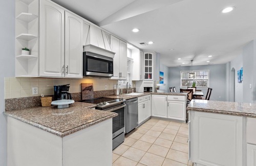 Wilmington Casa | Awesome Pool, Hot Tub & Amazing Arcade! No cleaning fee! 4 BD Paradise