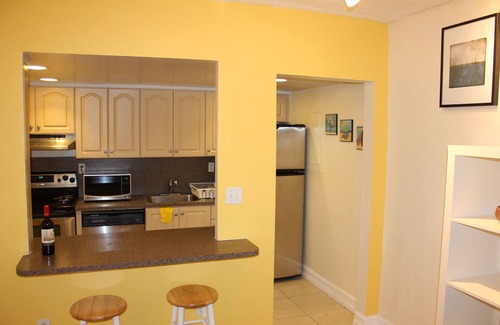 Key Biscayne Condominio | Impresionante y relajante 2Bdr / 1bthr. Excelente ubicación y valor.