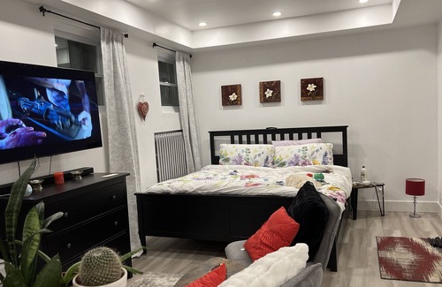 Cote-Saint-Paul Apartamento | Awesome studio/bachelor 15 min to downtown Montreal