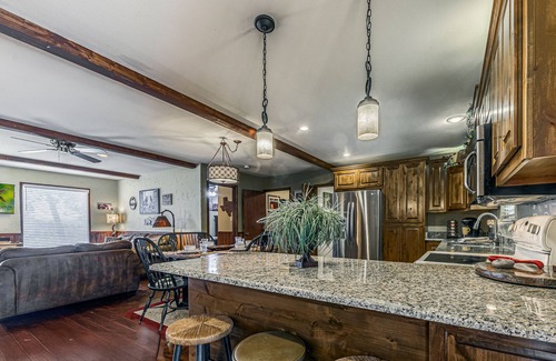 Ruidoso Cabina | Awesome View with hot tub and Pet Friendly.