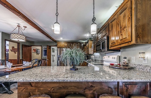 Ruidoso Cabina | Awesome View with hot tub and Pet Friendly.