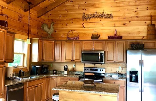 Bryson City Cabina | Awesome Views at High Elevations - 1 bedroom with King bed, 3 bath cabin