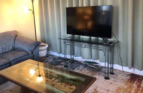 Green Hills Apartamento | Awesomely appointed -15 min to main tourist areas but safe family friendly area