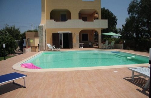 Fontane Bianche Villa | Fabulosa villa con piscina iluminada + Wifi + Bicicletas