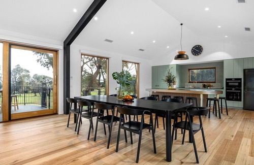 Flinders Casa | Axbridge - designer retreat in Flinder Village