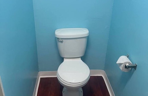 Cayo Corker Hotel | Axios Caye Caulker Family Bungalow Kitchen & AC