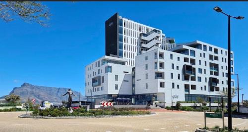 Century City Apartamento | Axis Luxury Two Bed Apartment- Mountain and Ocean View -Century City