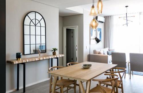 Century City Apartamento | Axis Luxury Two Bed Apartment- Mountain and Ocean View -Century City