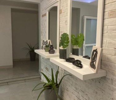 Zona 13 Hotel | Ayari Bed & Breakfast