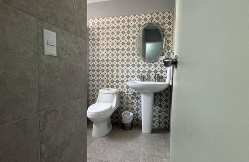 Zona 13 Hotel | Ayari