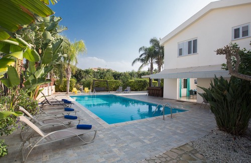 Ayia Thekla Cabaña | Ayia Napa Holiday Villa AT26 - a villa that sleeps 10 guests in 4 bedrooms
