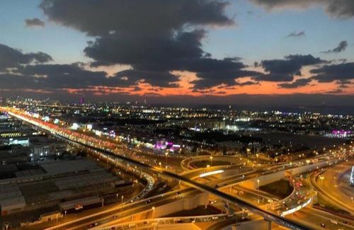 Sheikh Zayed Road Apartamento | Aykon City 2 bedroom Burj view