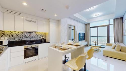 Sheikh Zayed Road Apartamento | Aykon City - Upgraded Two Bedroom with City Views